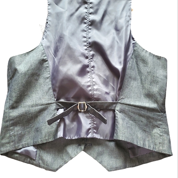 Vest - Picture 2 of 2